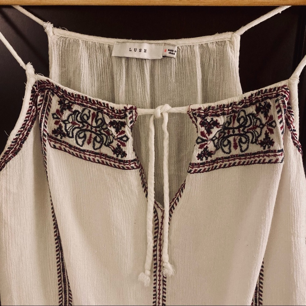 Lush “flowy” white tank w/ embroidery